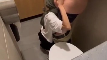 Bokep Jilbab – Jilbab BabyXax Eksib Nekat Mesum di Toilet Mall