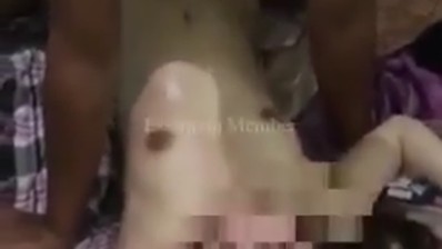 Bokep Indo Istri Dientot Tukang Pijat Suaminya Nonton