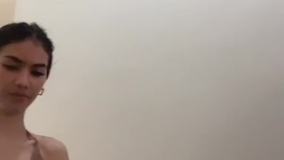 Nekat Live Ica Sengaja Gak Pakai Bra Pamer Uting