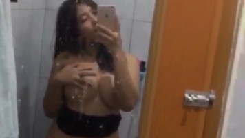 Bokep Indo Yourbae Omek Pamer Body Depan Cermin