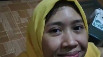 Nikmat Pejuin Ayang Jilbab ke Mukanya