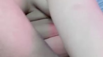 Mbak Monica Masturbasi Omek Geter di Kursi