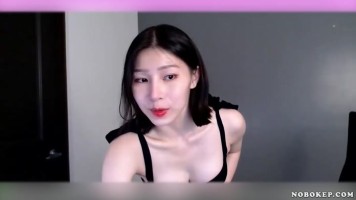 Kak Mina Show Jembut Mulus Colmek